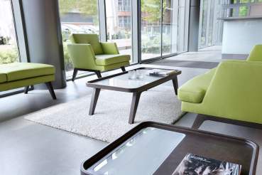 October 2-er Sitzsofa mit hoher Rückenlehne