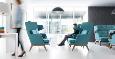 October 2-er Sitzsofa mit hoher Rückenlehne